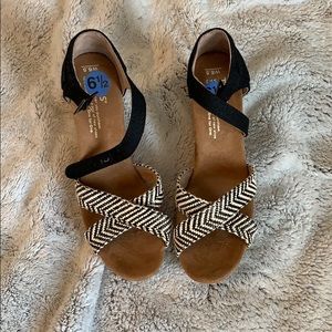 Toms Wedges